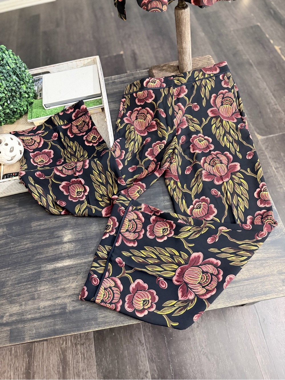 Coordinating Wide-Leg Trousers Set, V-Neck Burgundy Oversized Floral Print - Picture 6 of 14